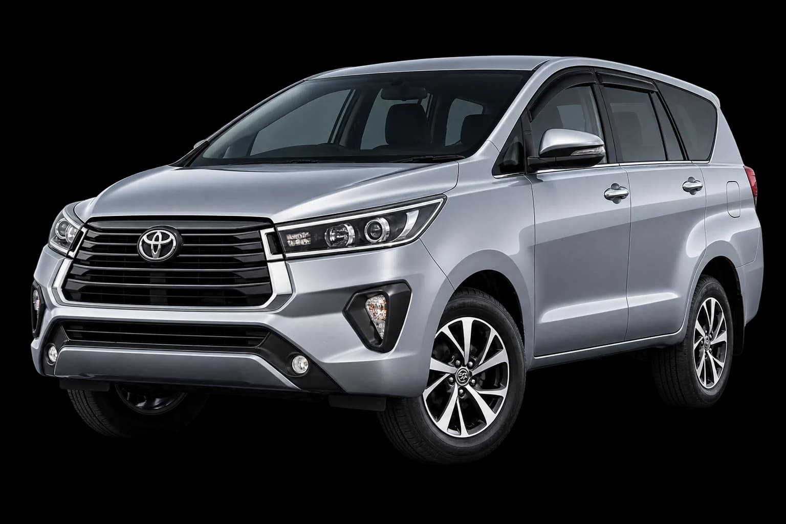 Toyota Innova silver pilihan armada Ibrahim Rent Car Bandung